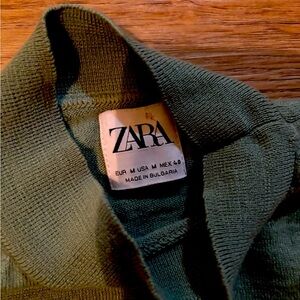 Zara lightweight green sweater